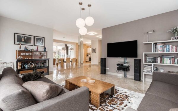 Maximize Your Investment Returns with Our Expert Property Management Services in Canada